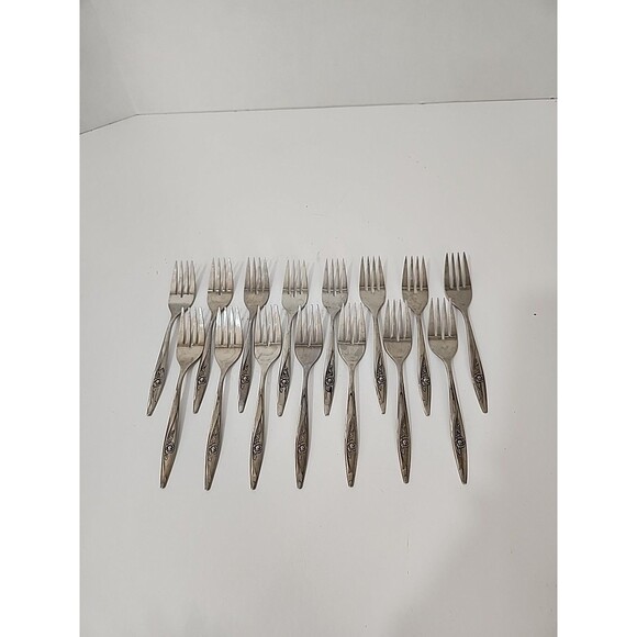 Lot Of 15 Oneidacraft Deluxe Stainless Steel Salad Forks Lasting Rose Pattern - Picture 2 of 5